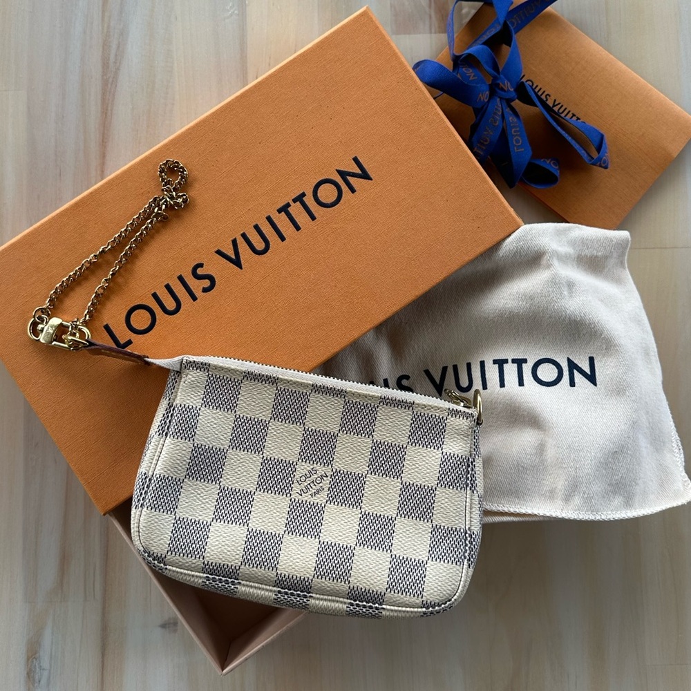Louis Vuitton Damier Azur Pochette 💘